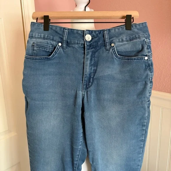 Seven Women’s Jeans size 10 Booty Shaper Medium Wash - Picture 2 of 8